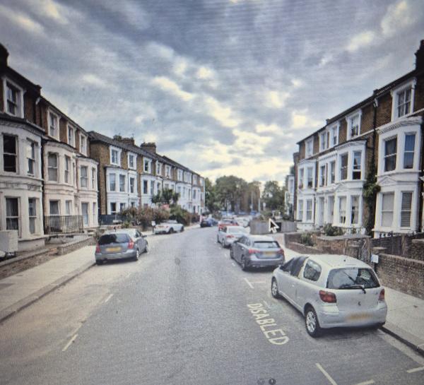 2 bedroom flat in London House Exchange